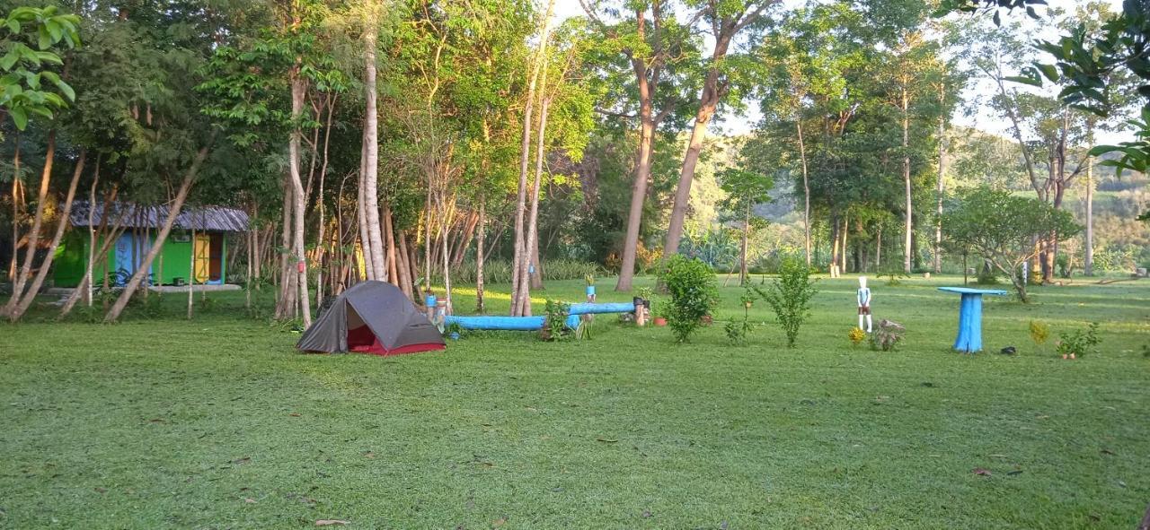 Bed and Breakfast 4 Pohon - Les 4 Arbres Pandang Экстерьер фото