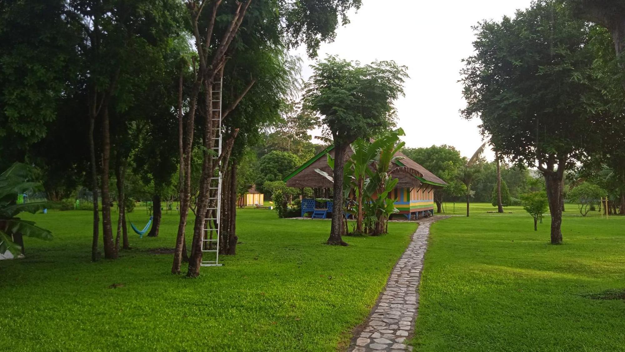 Bed and Breakfast 4 Pohon - Les 4 Arbres Pandang Экстерьер фото