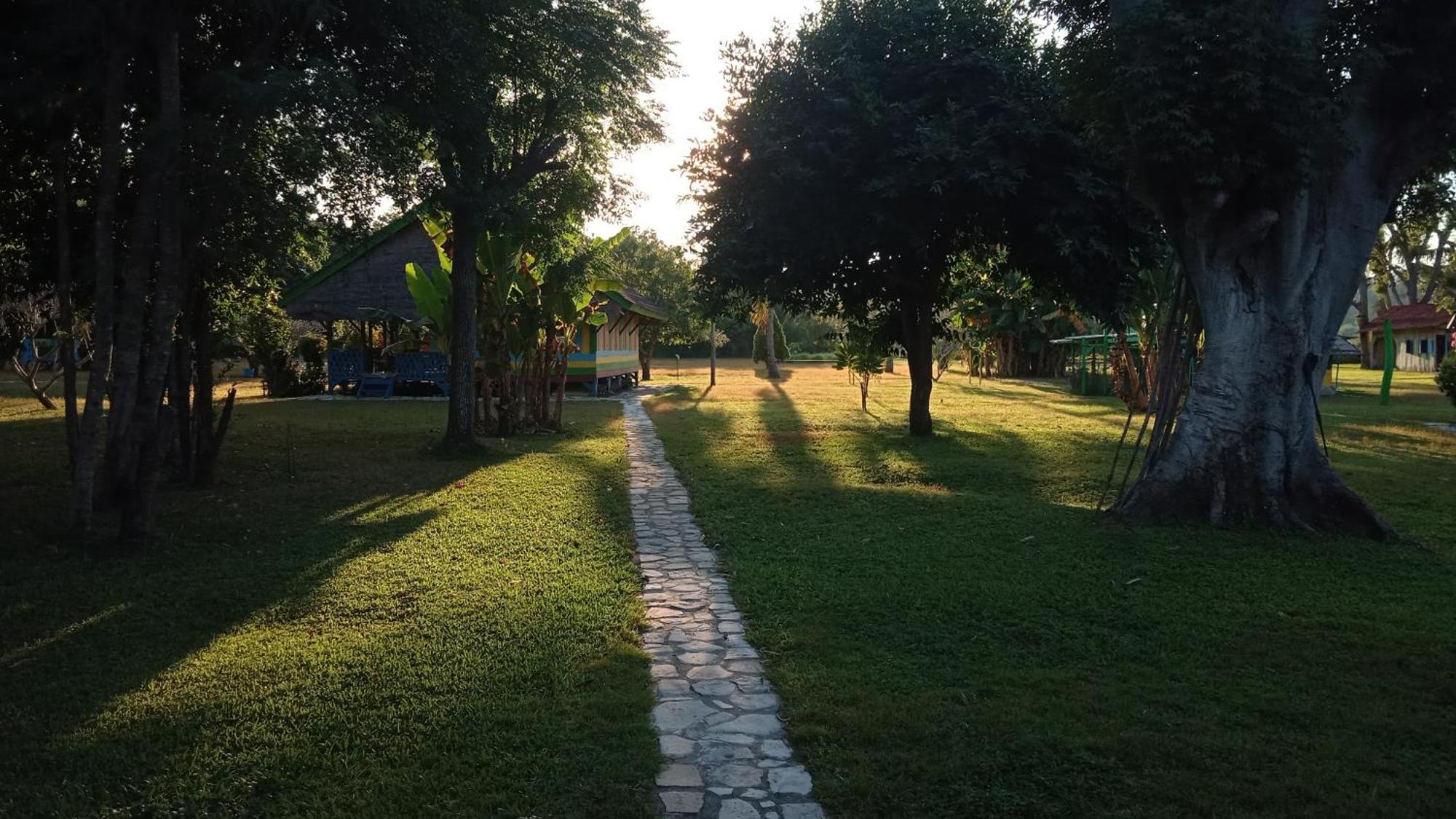 Bed and Breakfast 4 Pohon - Les 4 Arbres Pandang Экстерьер фото