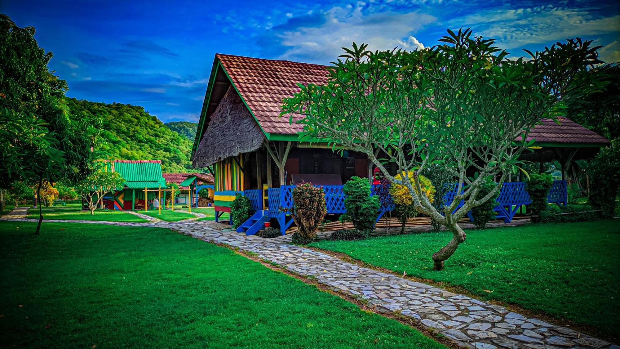 Bed and Breakfast 4 Pohon - Les 4 Arbres Pandang Экстерьер фото
